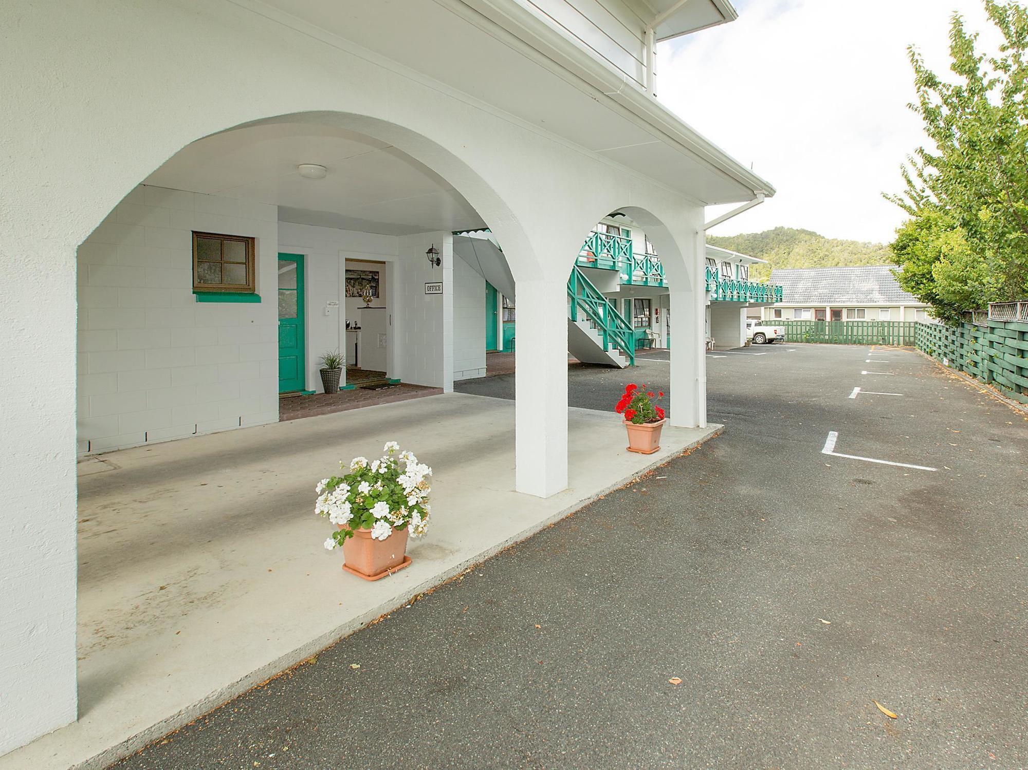 Stonehaven Motel Фангареи Экстерьер фото